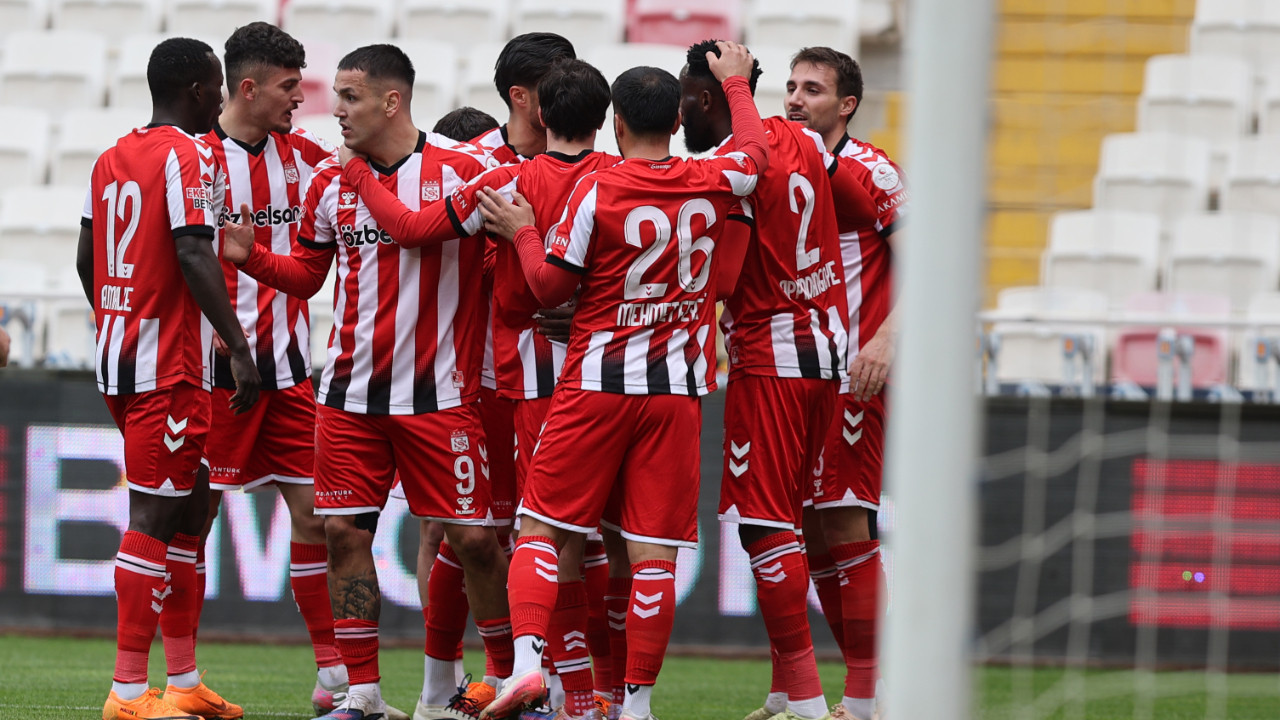 Sivasspor seri yaptı, ateş hattından uzaklaştı