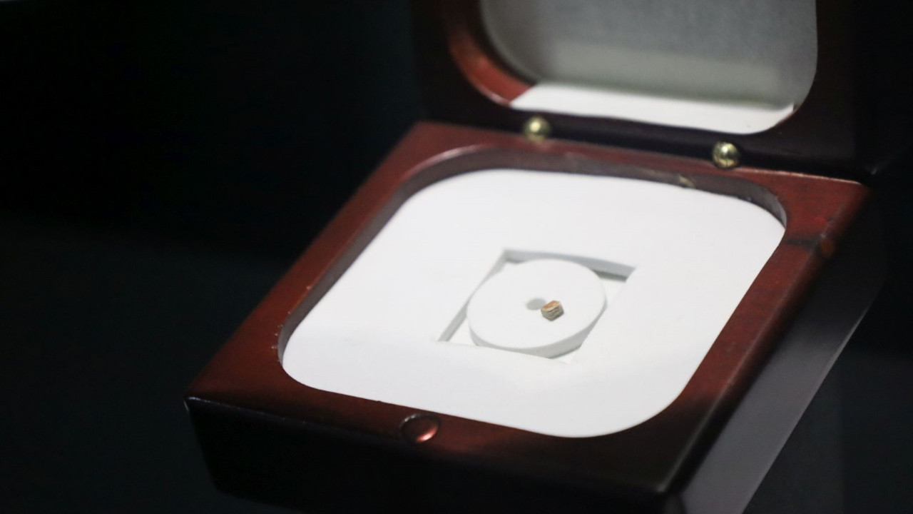 Dünyanın en küçük kitabı Türkiye’de sadece burada sergileniyor