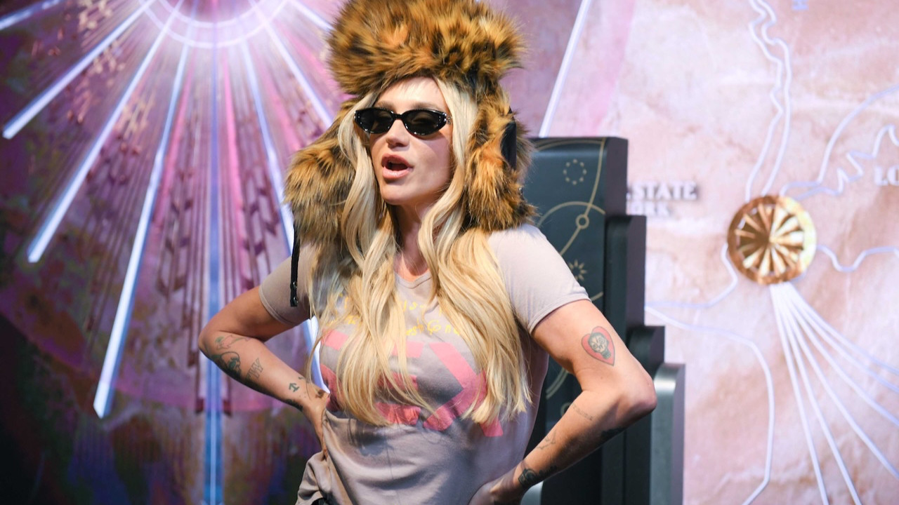 Genç şarkıcı şarkısını izinsiz kullanan Trump'a ateş püskürdü