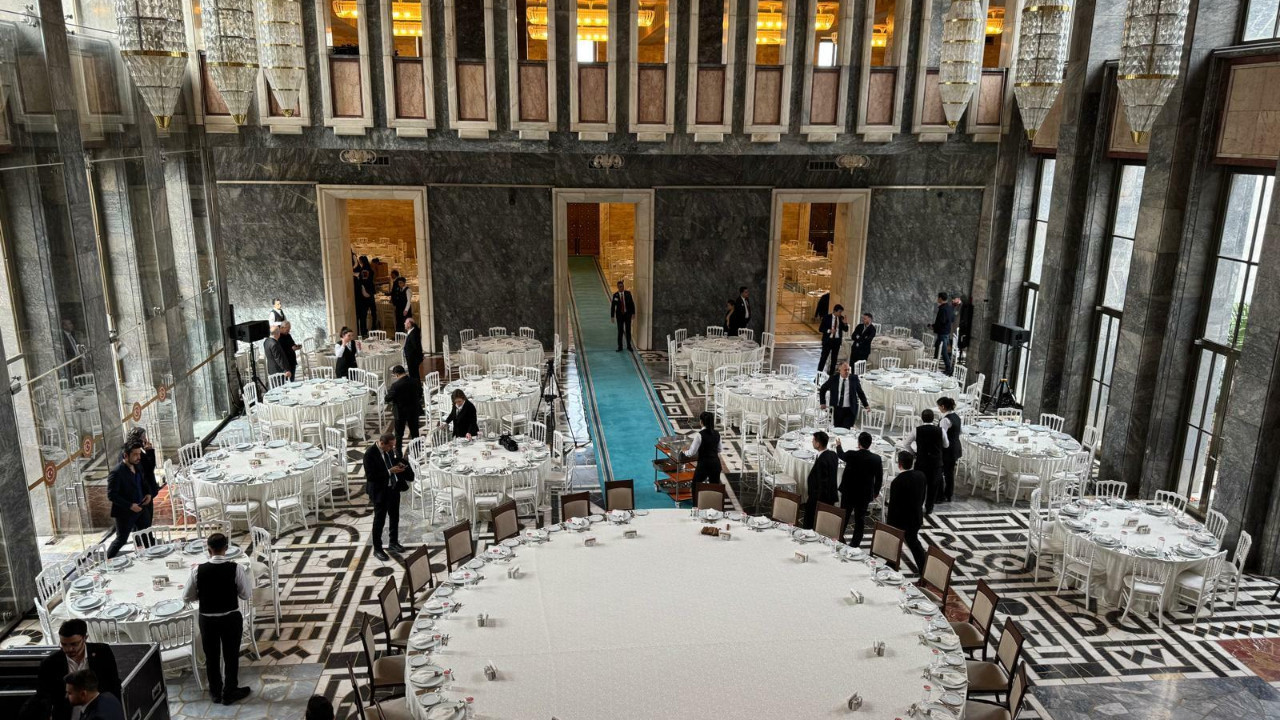 Meclis'te iki ayrı iftar programı