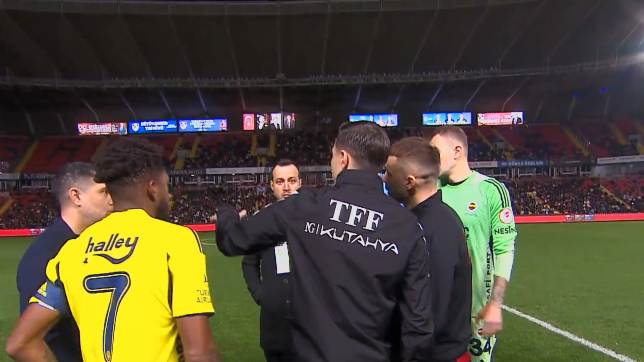 Gaziantep FK-Fenerbahçe maçında ışık krizi: Maç başlayamadı!