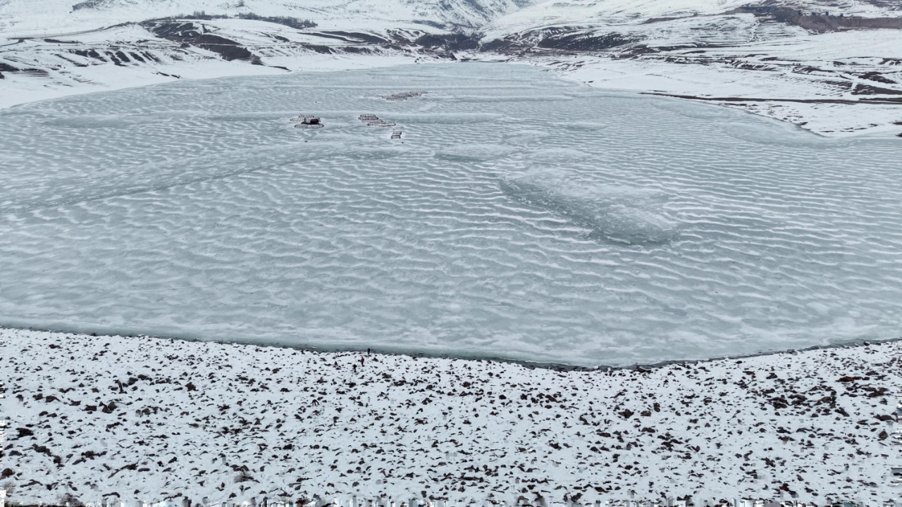 Erzurum’da dondurucu soğuk: Demirdöven Barajı tamamen dondu