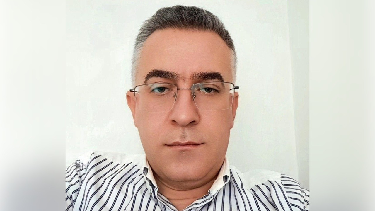 'Herkes gönlünü ferah tutsun' dedi, aracında ölü bulundu