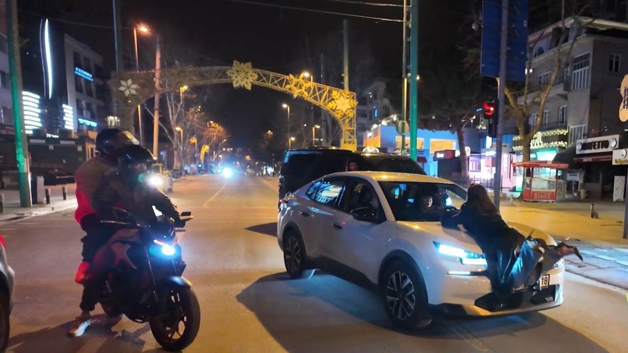 İlginç anlar: Öyle bir şey yok kız, in aşağıya