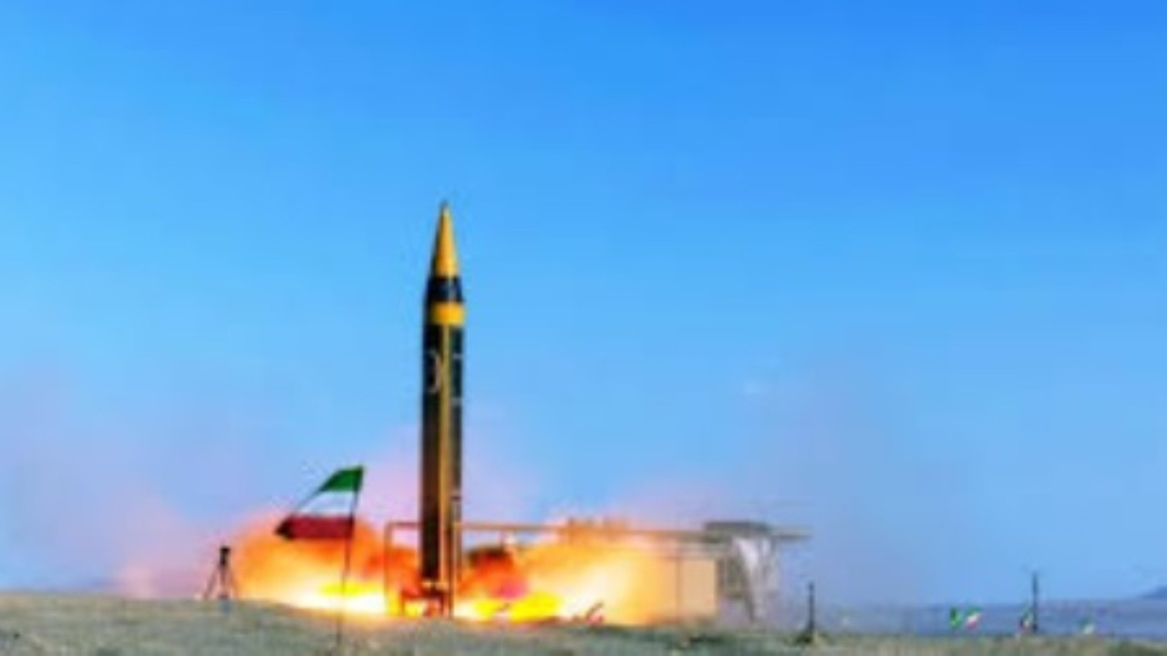 İran, İsrail’e 1 tonluk Hürrem ile saldırdı