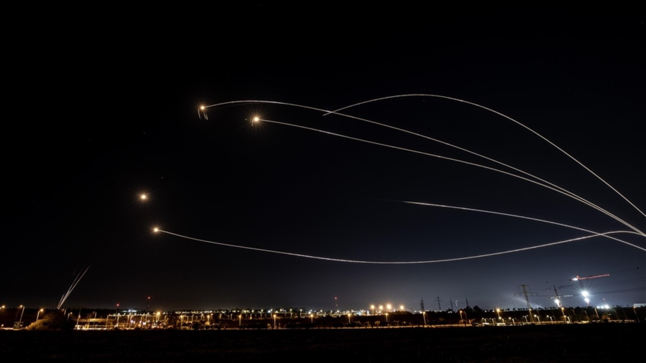 İran, İsrail’e yeni saldırı başlattı