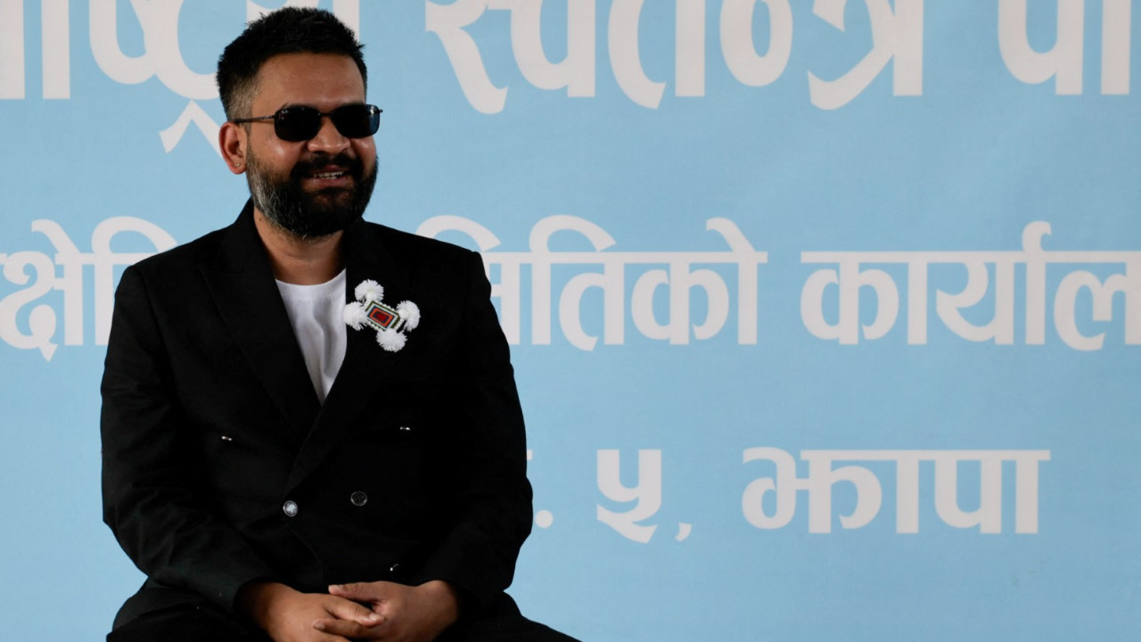 Nepal seçimlerinde eski rapçi önde