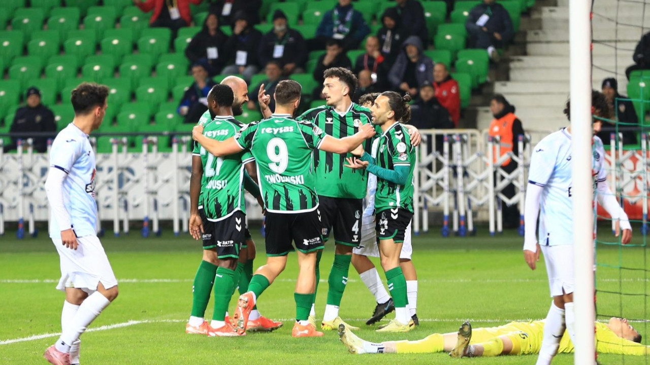 Sakaryaspor, Adana Demir'e acımadı: 4-0