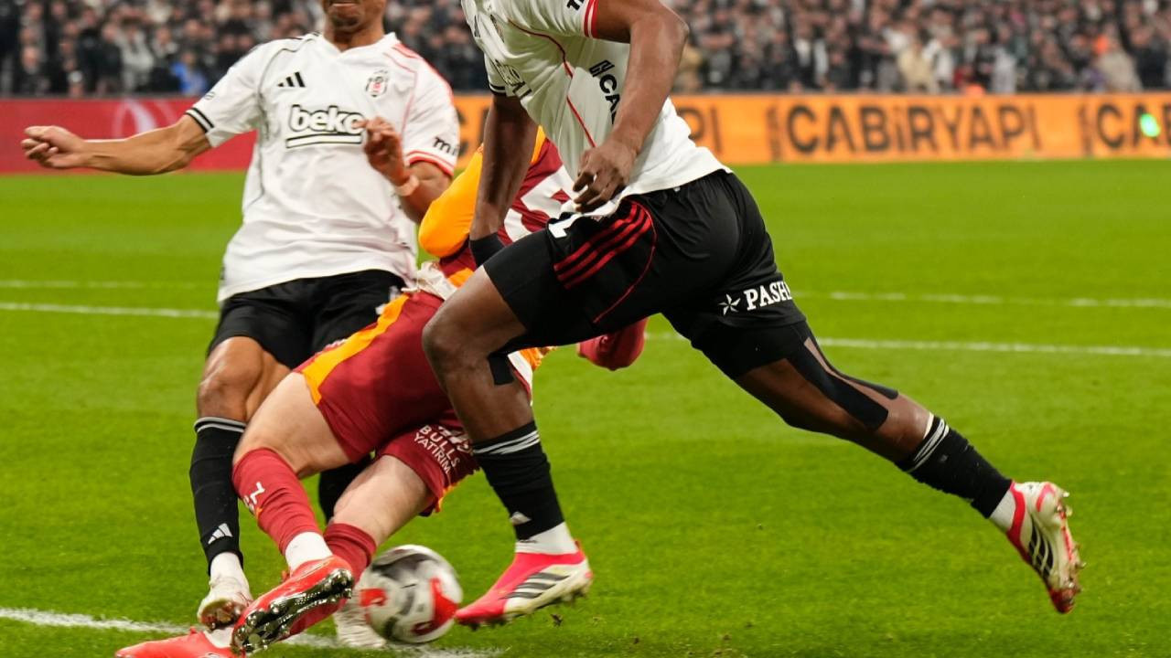 Galatasaray'dan derbide Barış Alper için penaltı tepkisi: 'Bugün serbest mi?'