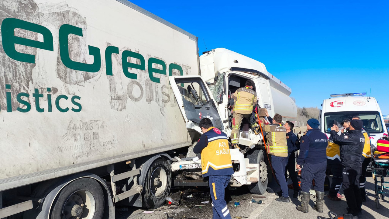 Tanker TIR'a çarptı: 1 ölü