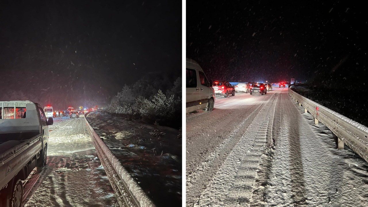 Yoğun kar yağışı ulaşımı felç etti: Araçlar yolda kaldı