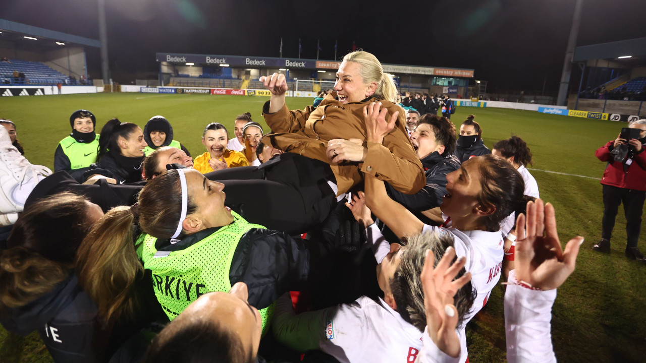 Necla Güngör Kıragası: "Türk kadını, neler yapabileceğini bir kez daha gösterdi"