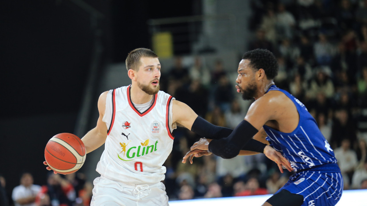 Anadolu Efes, Manisa deplasmanında hata yapmadı
