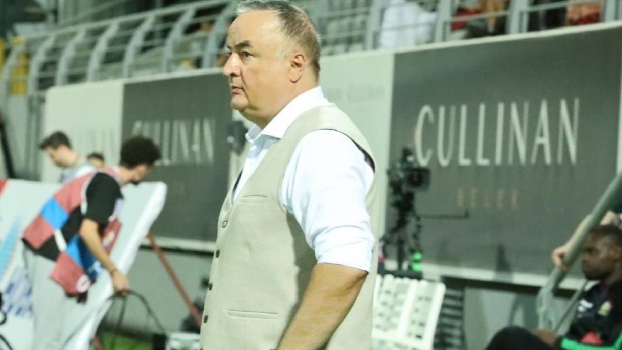 Fenerbahçe'nin eski hocası Engin Fırat, 55 yaşında hayatını kaybetti