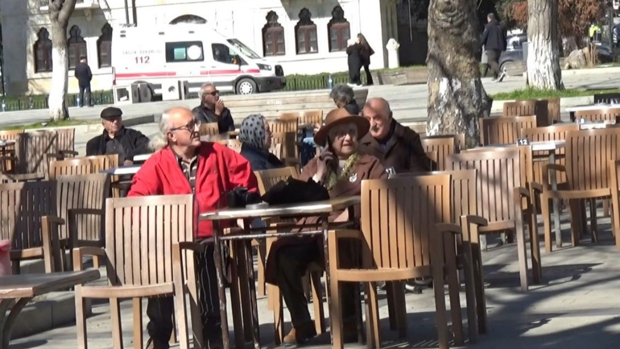 Gençler gidiyor, emekliler yerleşiyor