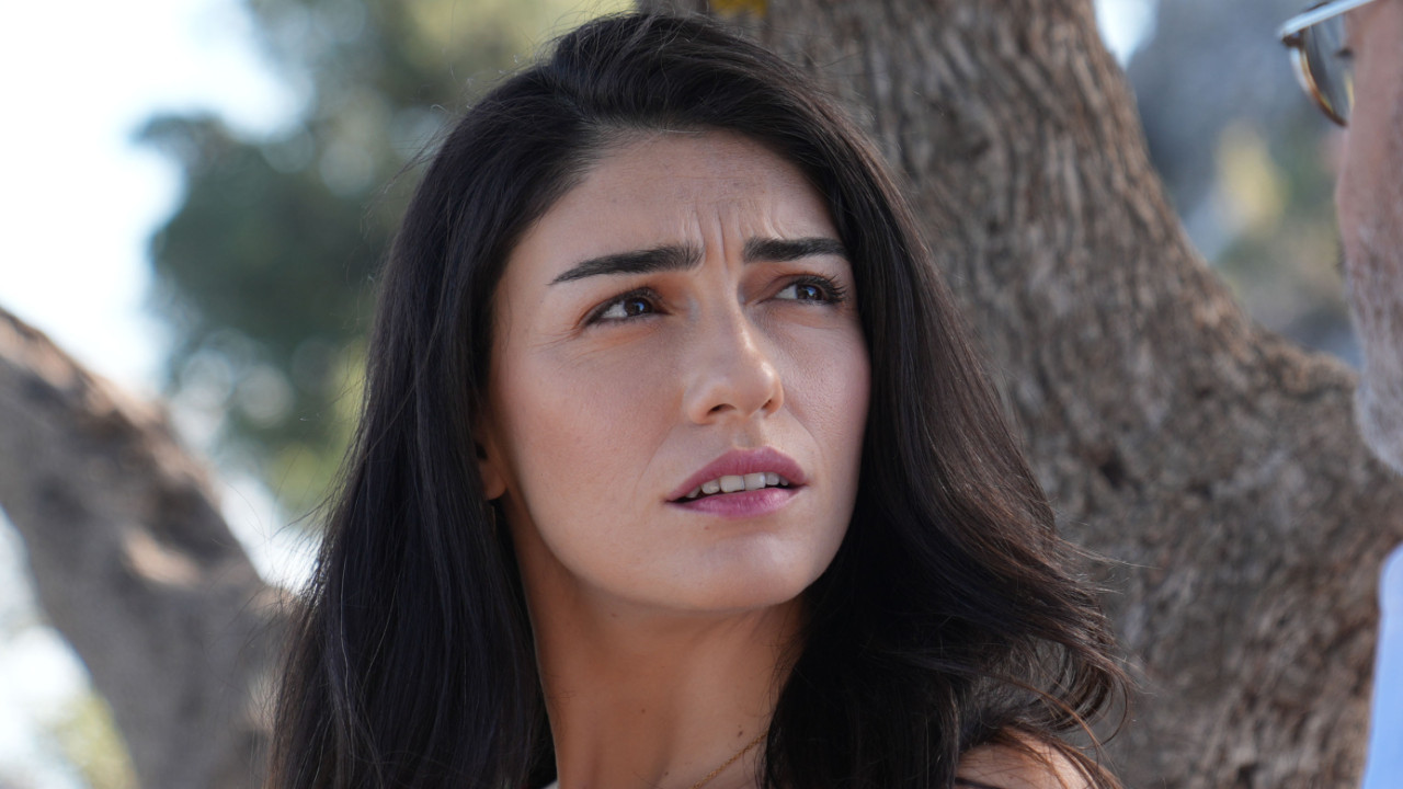 Hazar Ergüçlü ve Efe Çelik ayrıldı! Sosyal medya hamlesi gecikmedi