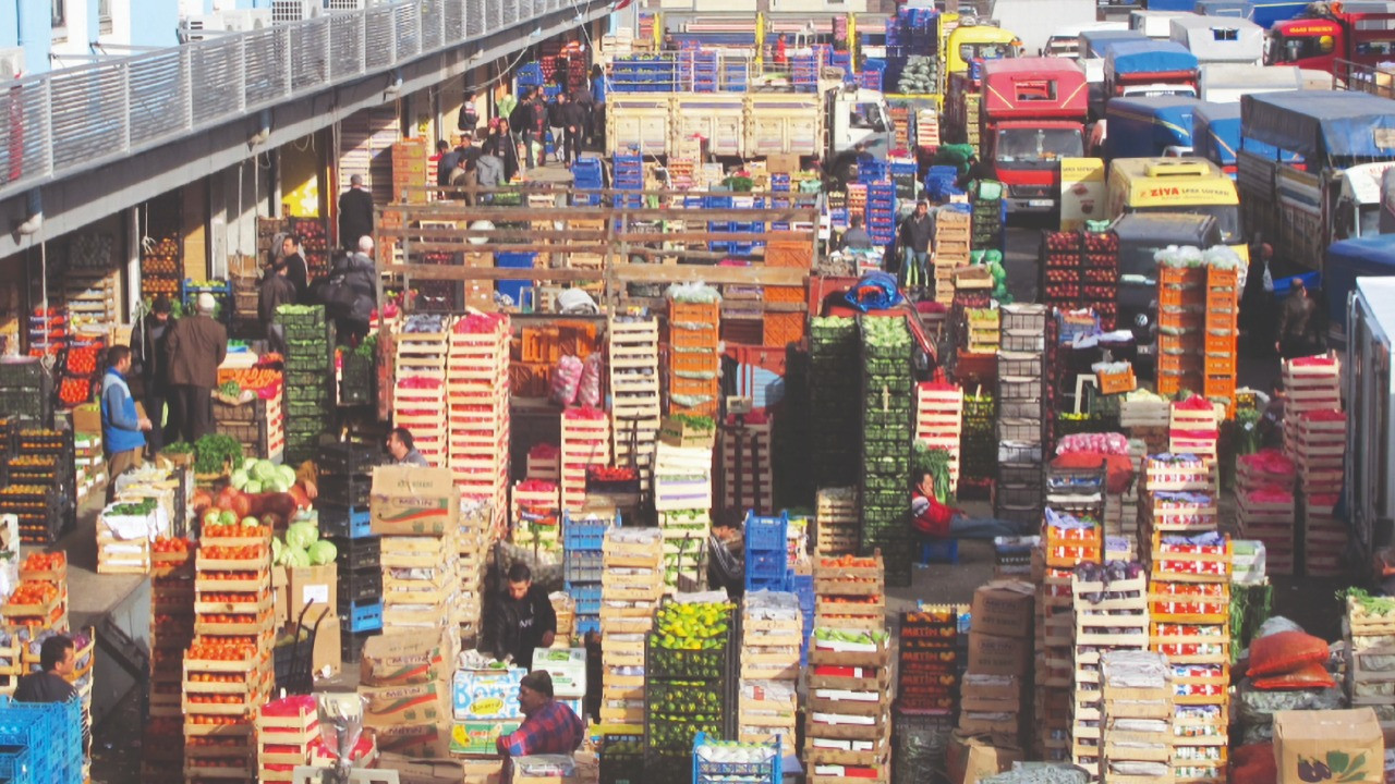 Çarşıya pazara savaş bombası düştü