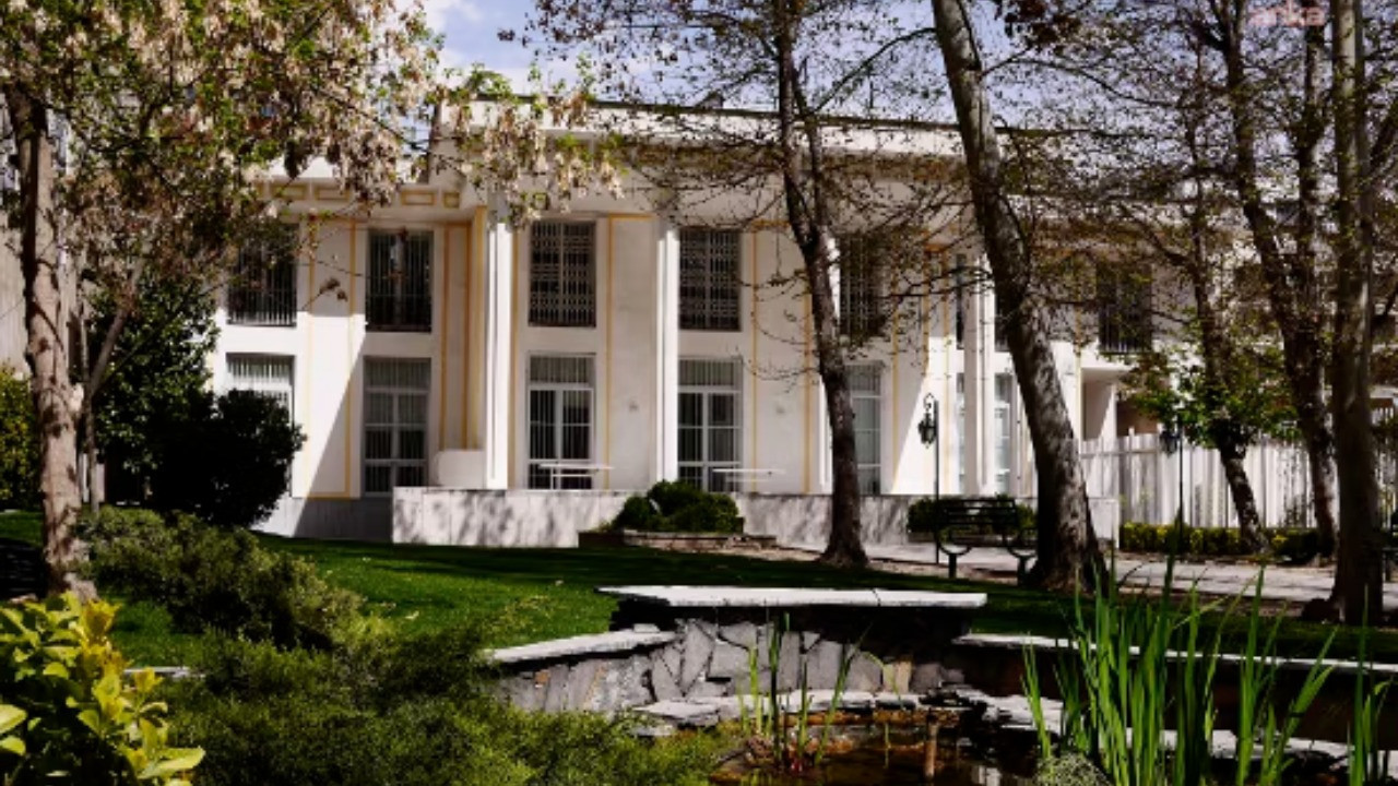 İsviçre, Tahran Büyükelçiliği'ni kapatma kararı aldı