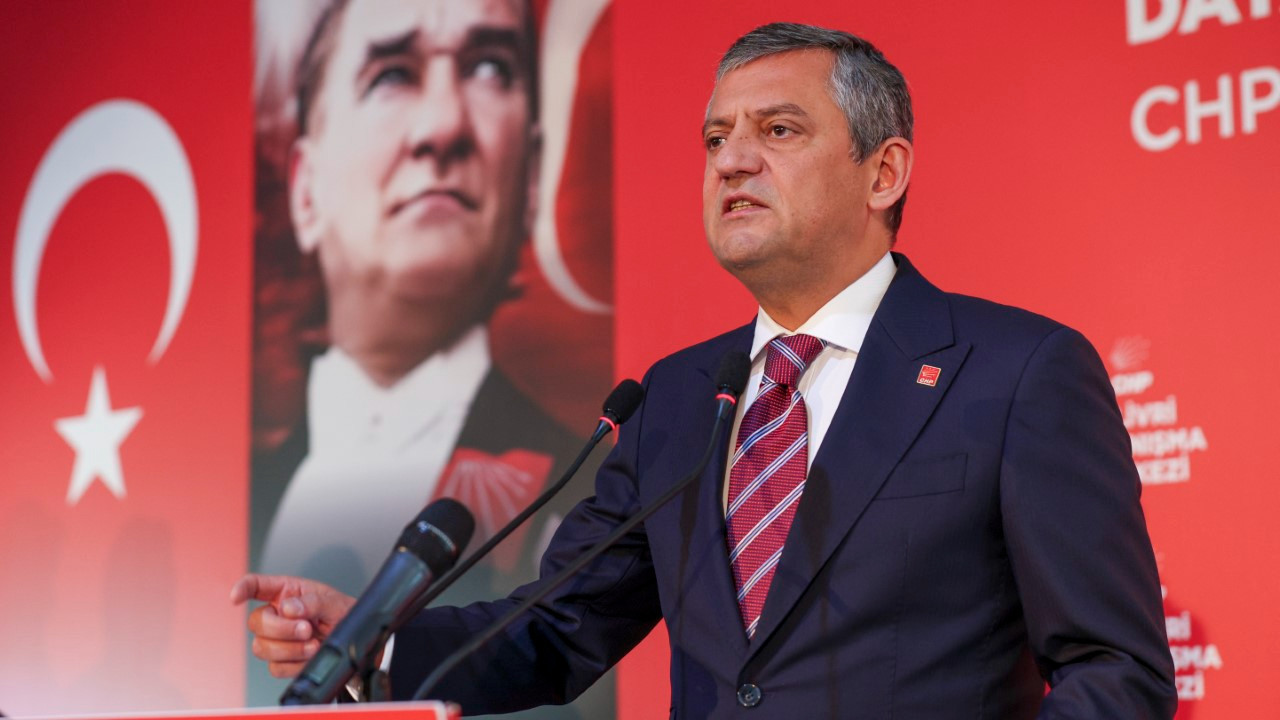 Özel'den iktidara İran tepkisi: Bu tarafsızlık değil