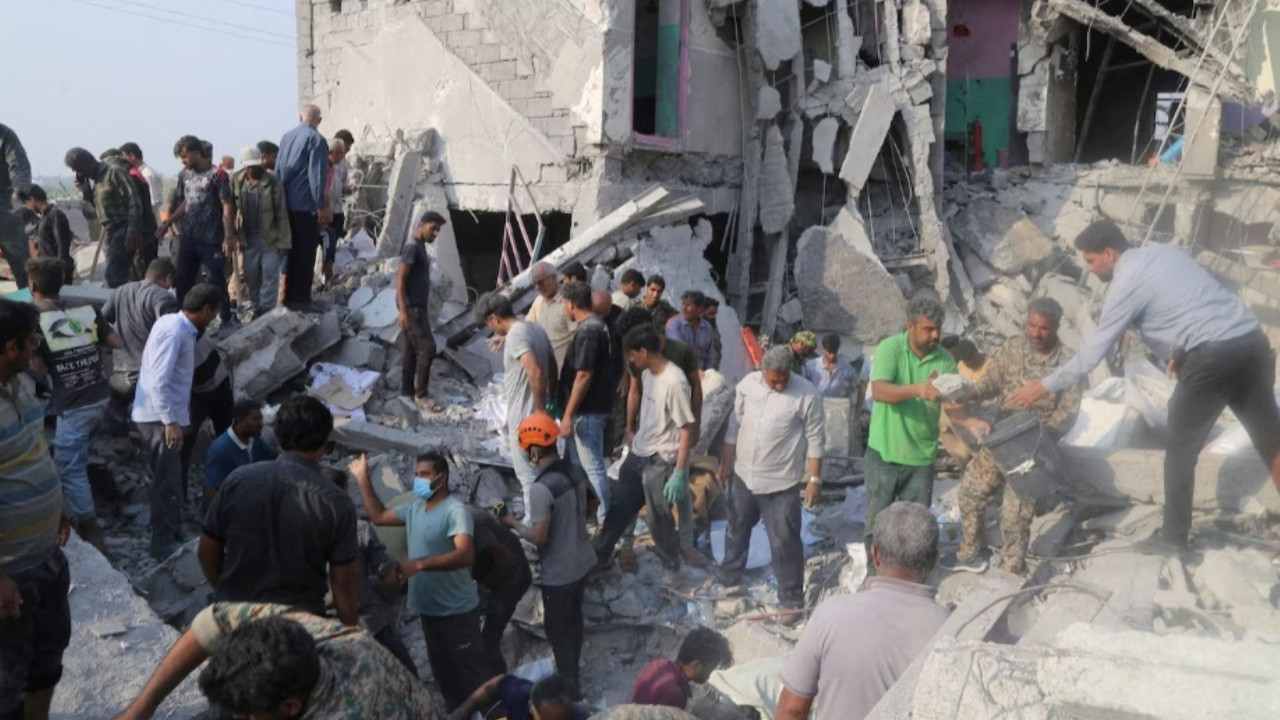 İran'da onlarca çocuğun öldüğü okul katliamında yapay zeka şüphesi