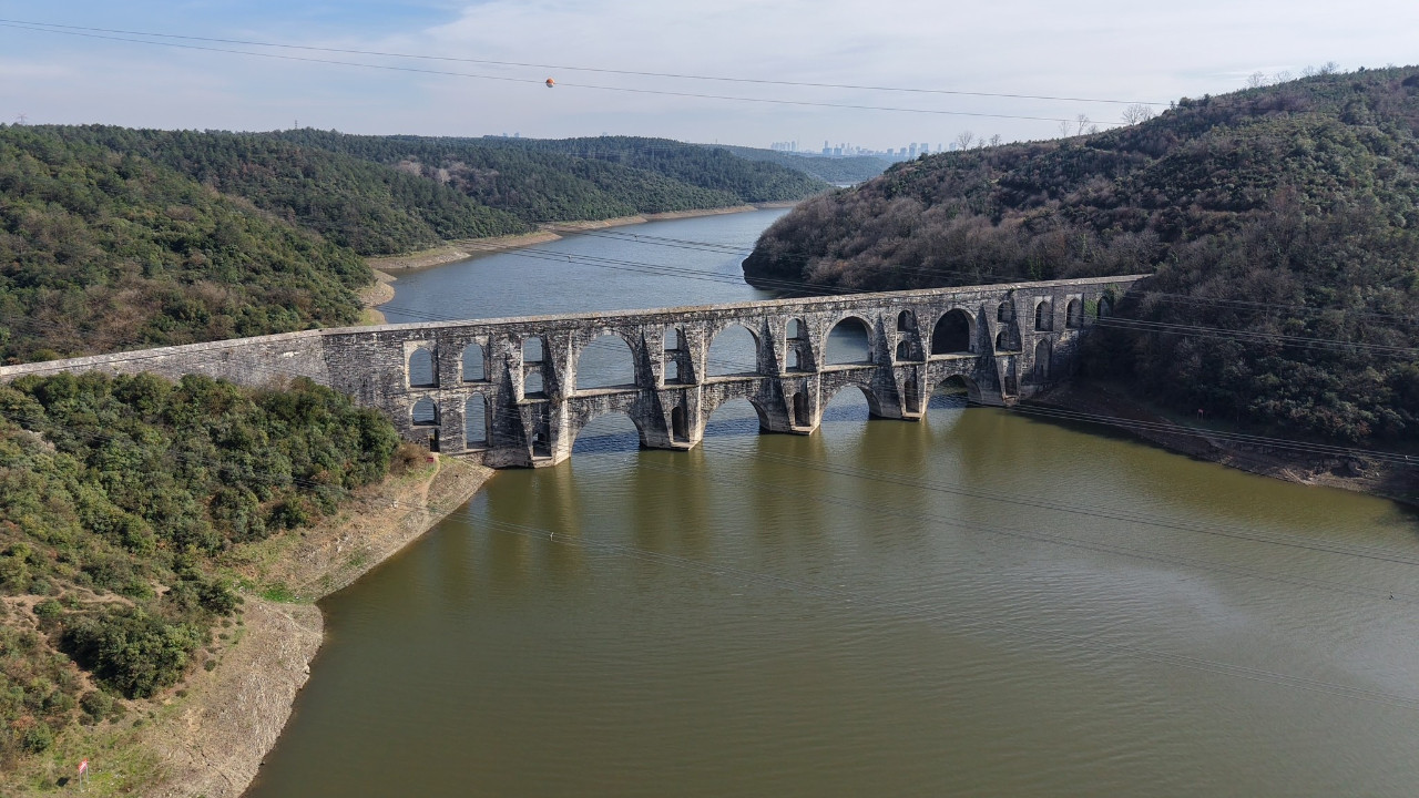 İstanbul’da barajlardan sevindiren görüntü: Tarihi kemer yeniden su altında