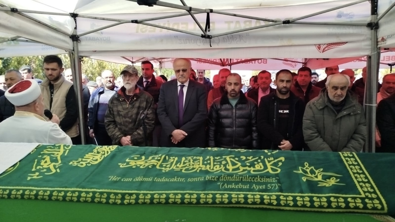 Kahvehanede düşerek başını beton zemine çarpan kişi öldü