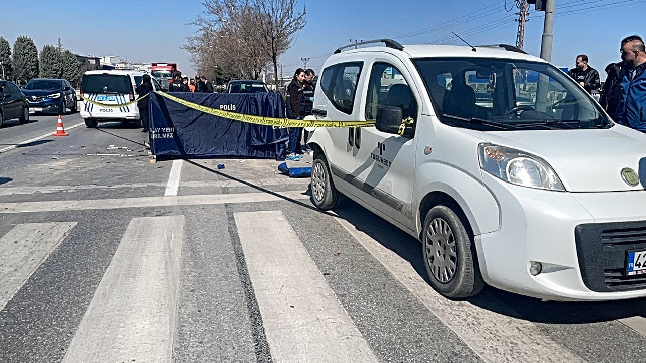 Motosiklet hafif ticari araca çarptı: 1 ölü