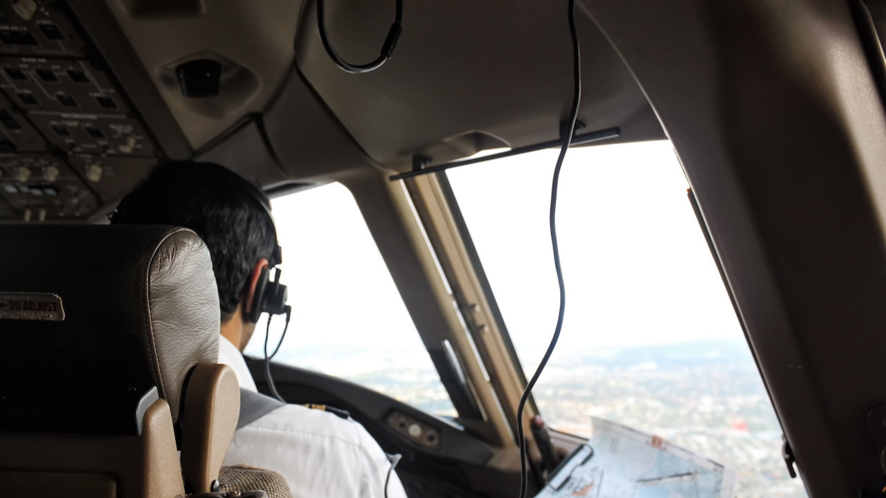 Sapık pilot: Hostes ve yolcularla ilişkiye girip videoya çekmiş