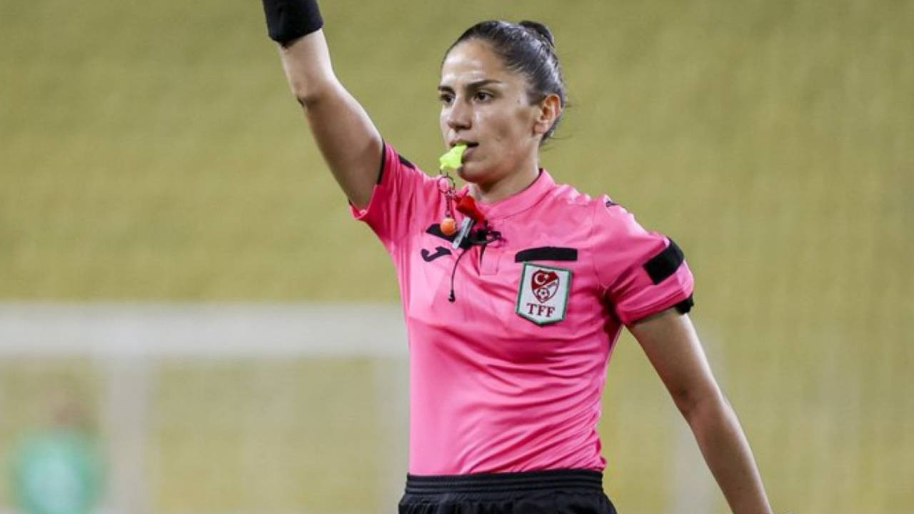 Süper Lig tarihinde bir ilk: Maçı kadın hakem yönetecek