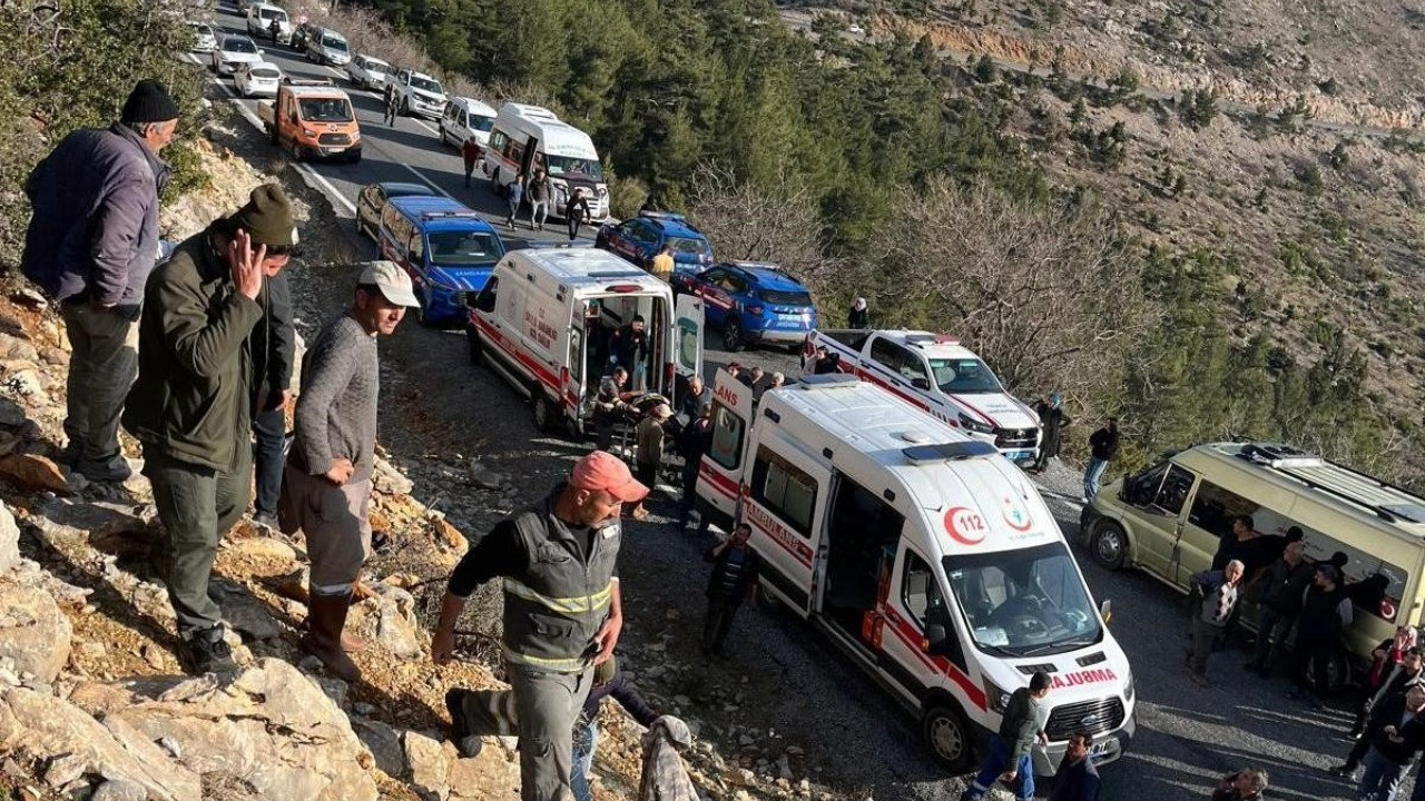 Uçurumda facia: Ölü ve çok sayıda yaralı var