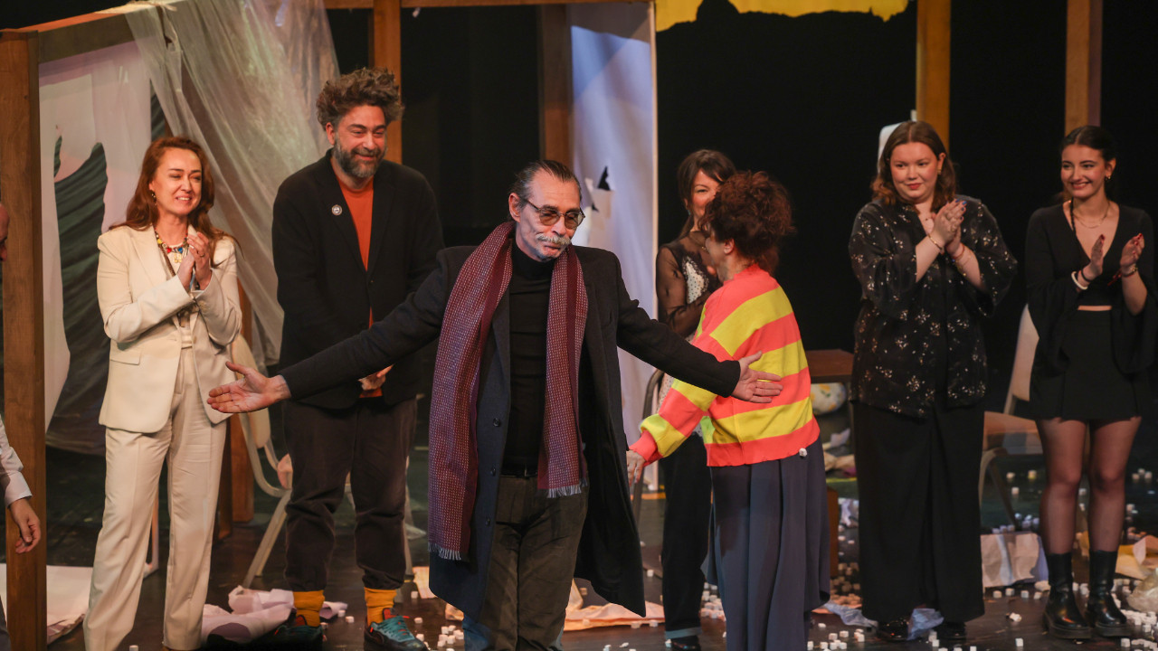 Yönetmenliğini Erdal Beşikçioğlu'nun yaptığı "Serin Bir Sabah" prömiyer yaptı