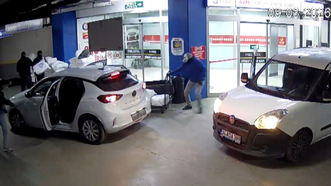 6 çuval para çalındı: Soygun görüntülerini birbirine göndermişler