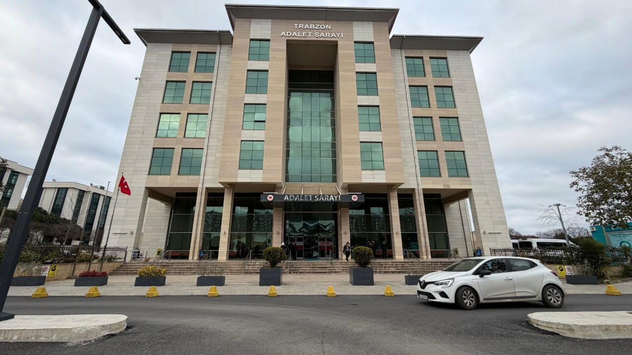 Boşanma aşamasındaki eşi tarafından katledilen Sinem, komşusundan yardım istemiş