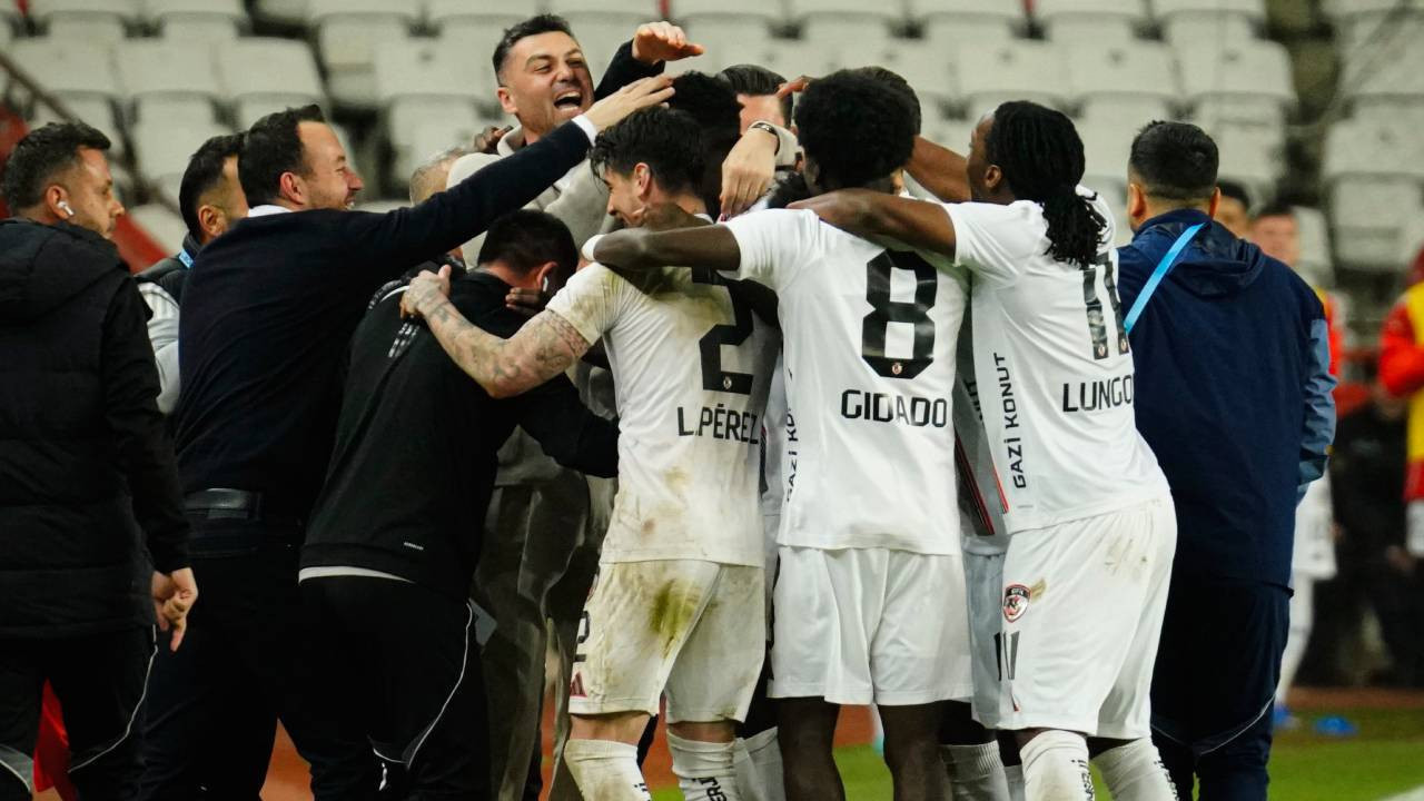 Gaziantep FK deplasmanda Antalyaspor'u dağıttı: 1-4