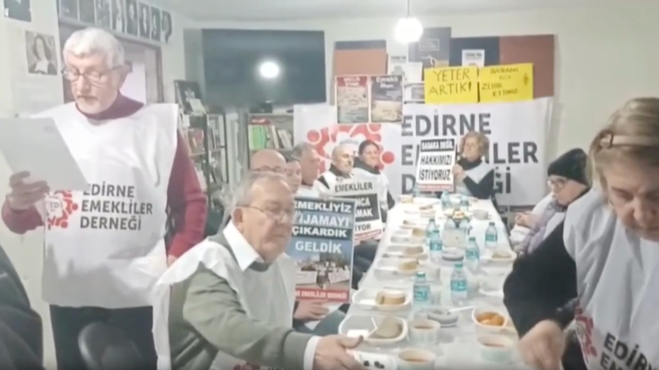 Menüdeki yemekleri gösterdi: Aklımızla dalga geçiyorlar