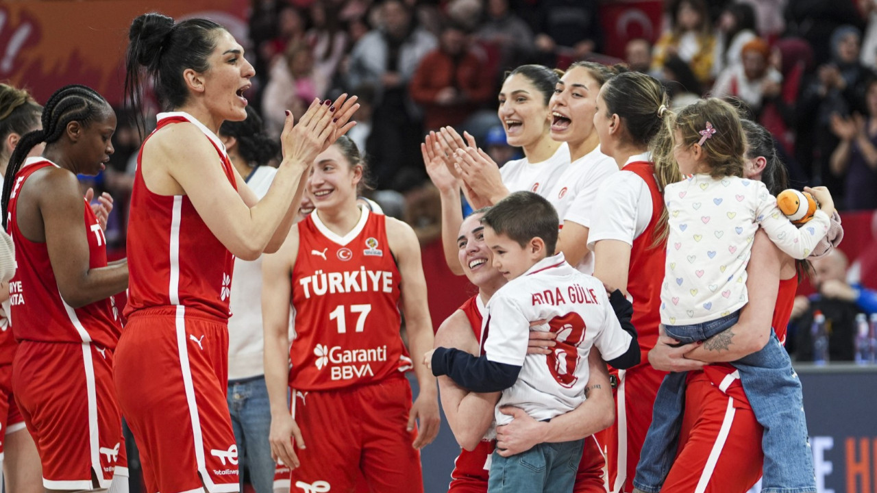 Potanın Perileri, Japonya'yı yenip 3'te 2 yaptı: 75-67