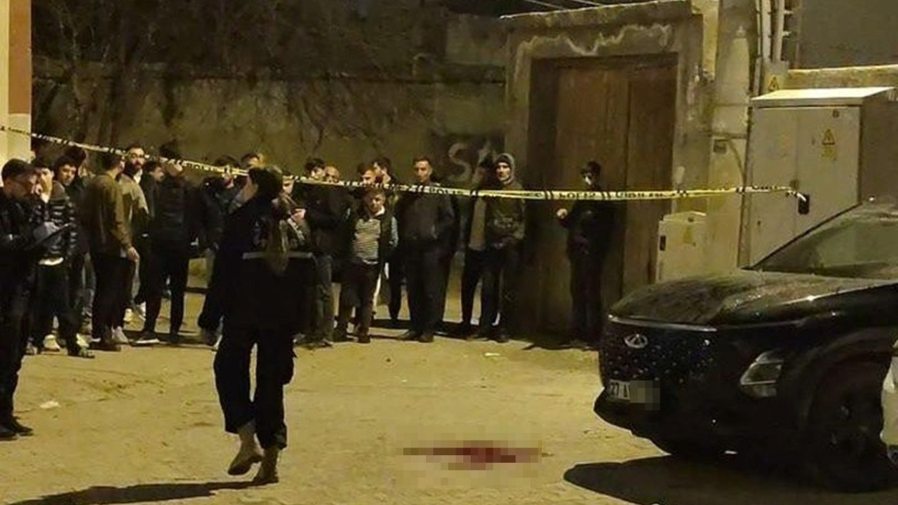 Sokakta yürürken silahlı saldırıya uğradı