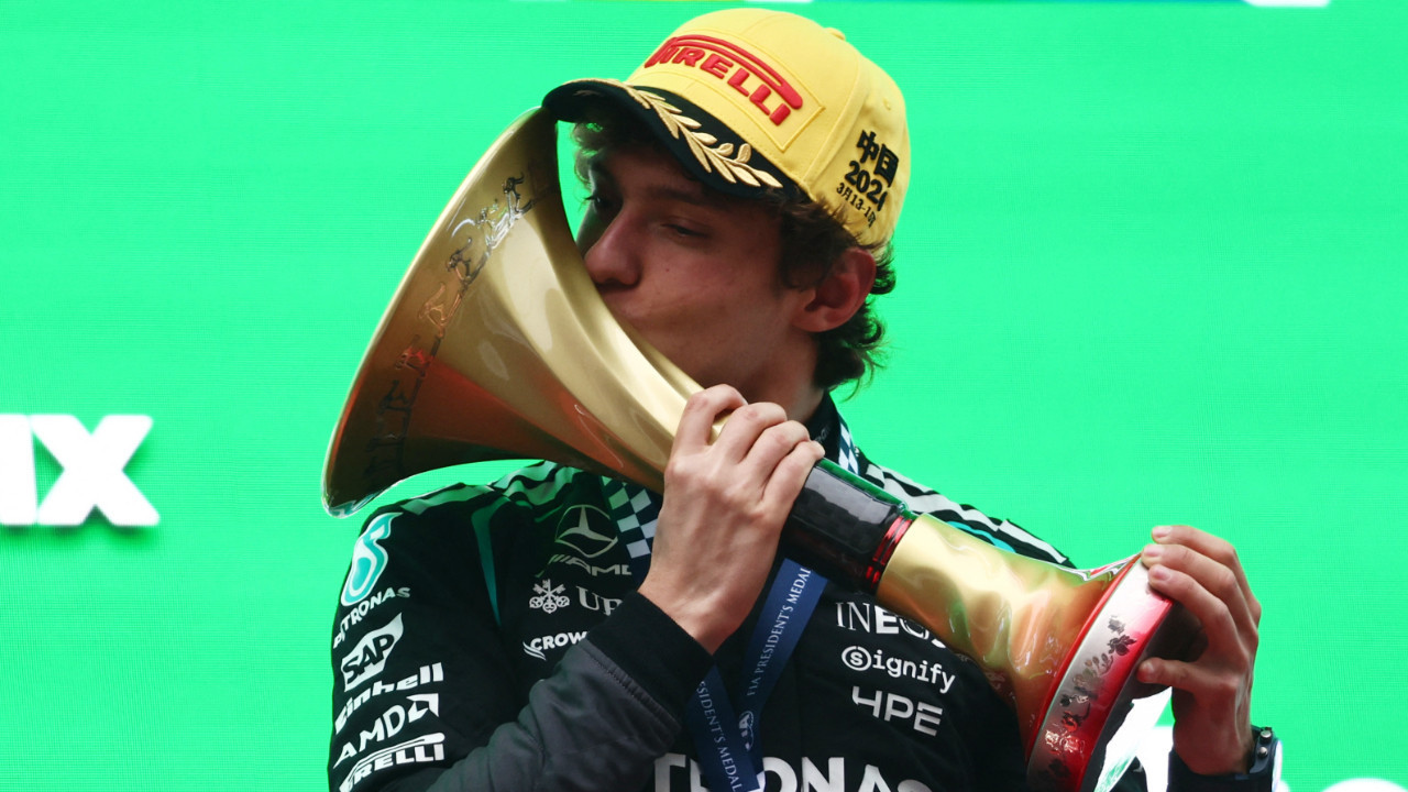 19 yaşındaki İtalyan pilot, Formula 1'de Çin GP'yi kazandı