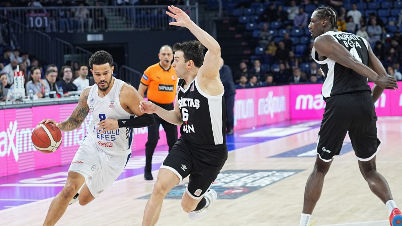Anadolu Efes, Beşiktaş GAİN'i rahat geçti: 89-80
