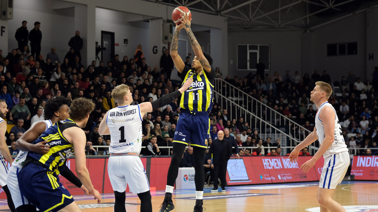 Onvo Büyükçekmece-Fenerbahçe Beko maçında olay: Kadın ve çocuklara darp iddiası!