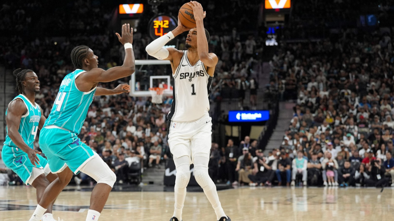 Spurs, Wembanyama’nın yıldızlaştığı maçta Hornets’i 115-102 yendi