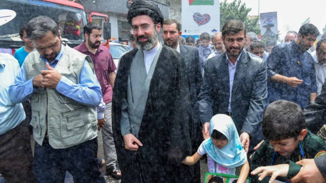 ABD istihbaratı: Ali Hamaney oğlunun lider olmasını hiç istemedi