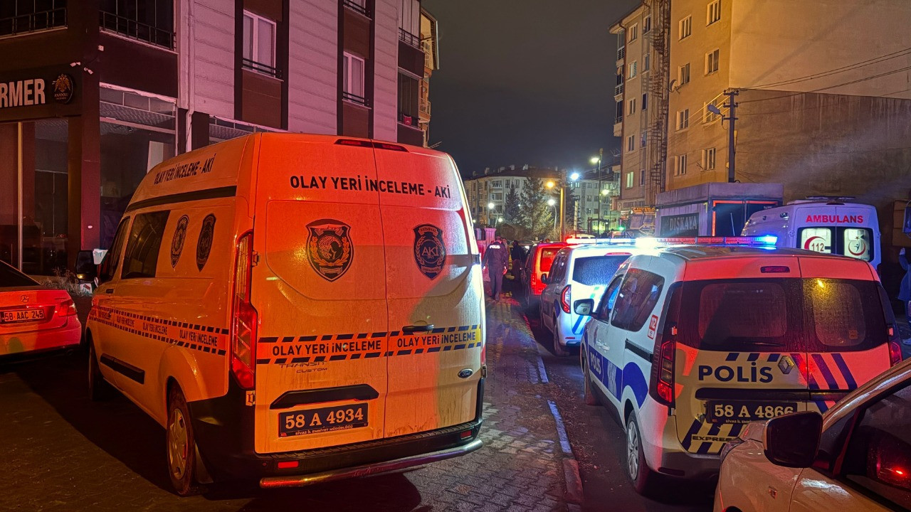 Babası ve ağabeyini öldürüp babaannesini ağır yaralamıştı, tutuklandı