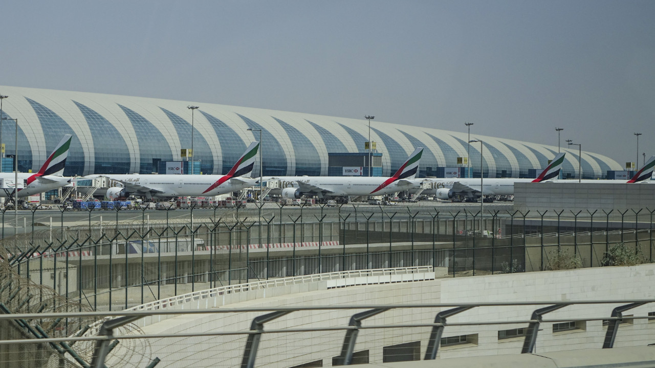 Dubai Havalimanı'nda uçuşlar askıya alındı