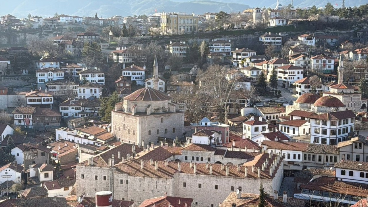 Tarihi kentte bayram yoğunluğu: Yüzde 90 doldu