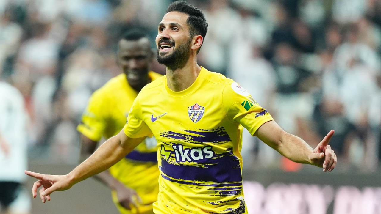 Eyüpspor'a Emre Akbaba’dan kötü haber: Fibula kemiğinde kırık tespit edildi