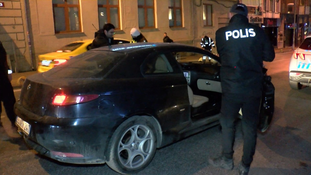 Kadıköy'de helikopter destekli 'Huzur İstanbul' denetimi