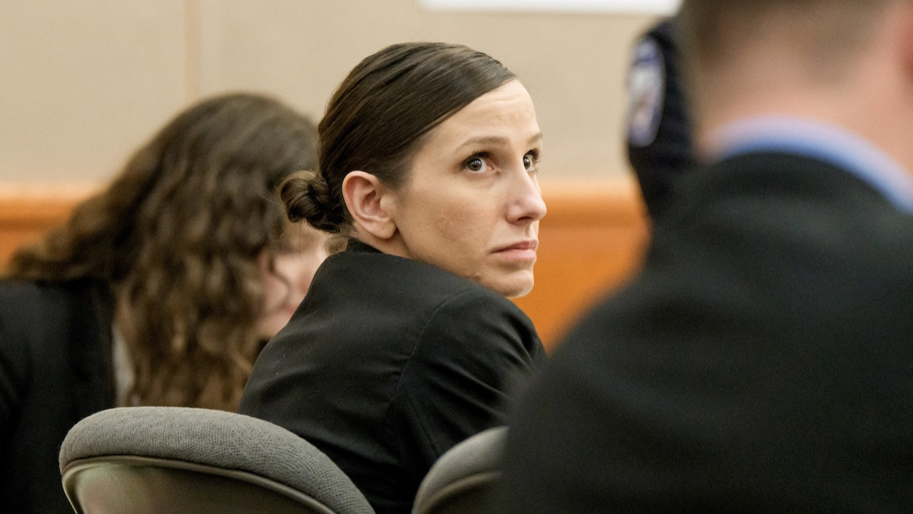 Kocasının ölümü üzerine kitap yazan kadın, katil çıktı