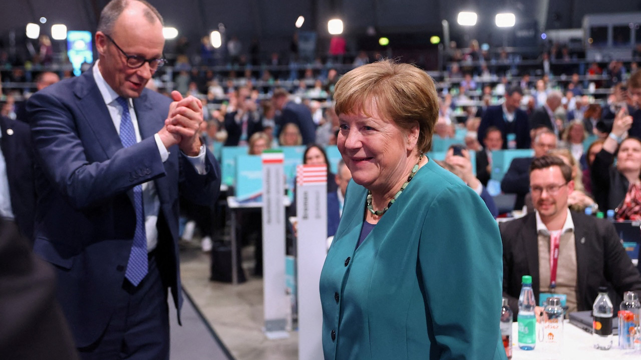 Merkel, Almanya'yı karıştırdı