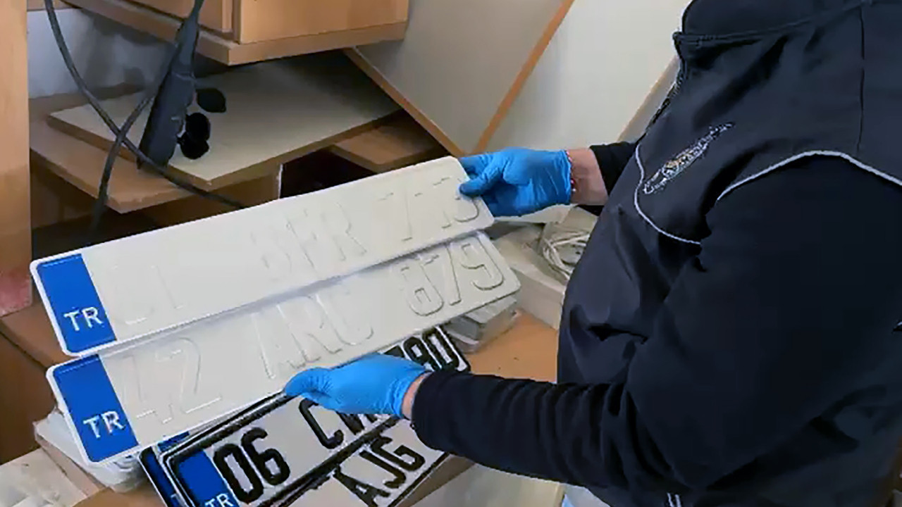 Sahte plaka operasyonunda 4 gözaltı